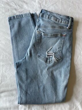 Maurices High Rise Mom Jeans 6 Short